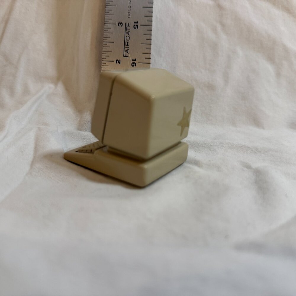 Miniature Windows Computer Clock - Picture 3 of 3